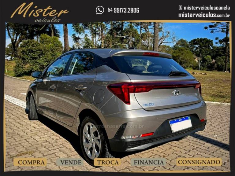 HYUNDAI - HB20 - 2023/2024 - Dourada - R$ 75.900,00