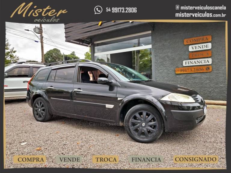 RENAULT - MÉGANE - 2011/2012 - Preta - R$ 35.900,00