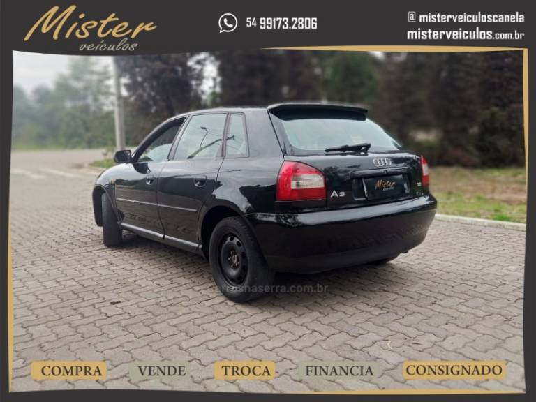 AUDI - A3 - 2000/2001 - Preta - R$ 23.900,00