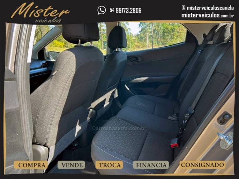 HYUNDAI - HB20 - 2023/2024 - Dourada - R$ 75.900,00