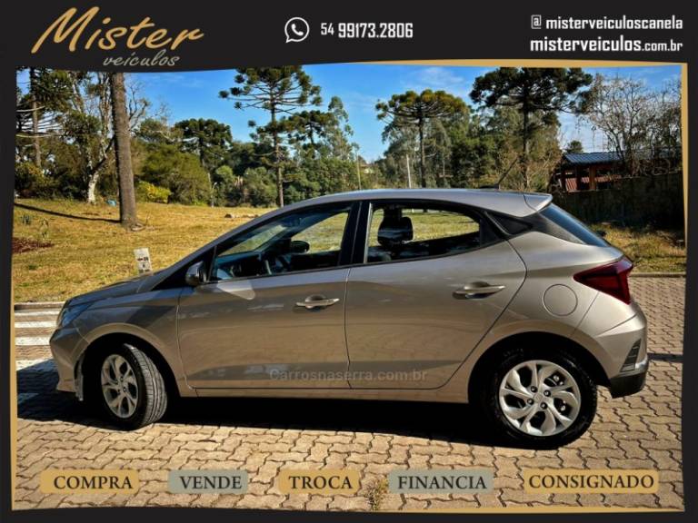 HYUNDAI - HB20 - 2023/2024 - Dourada - R$ 75.900,00